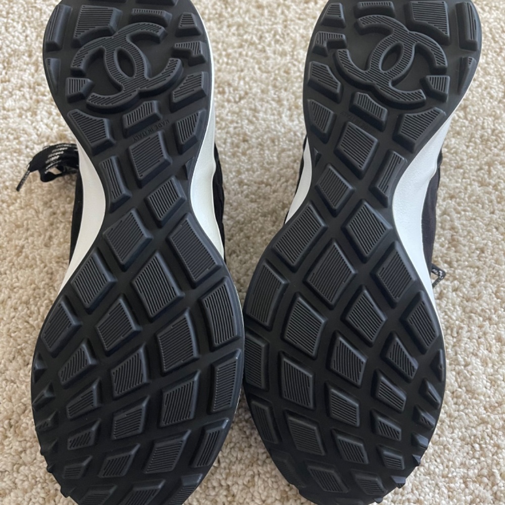 Chanel Suede Goatskin CC Black. Brand new with box, tags, dust bags. Size 38 - Picture 2 of 5